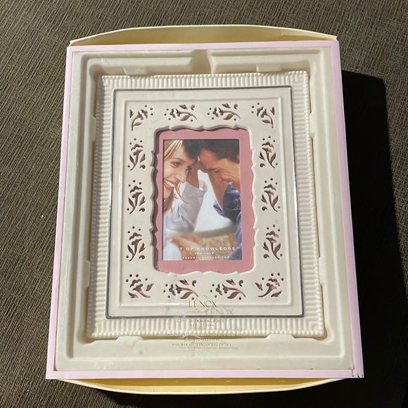 NWT Lenox “Gift of Knowledge” small frame - Picture 1 of 5